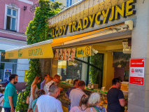 Kolejka po lody przed Fiore